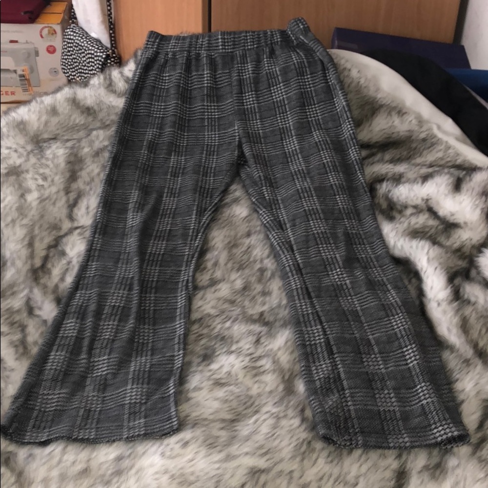 Cropped plaid pants